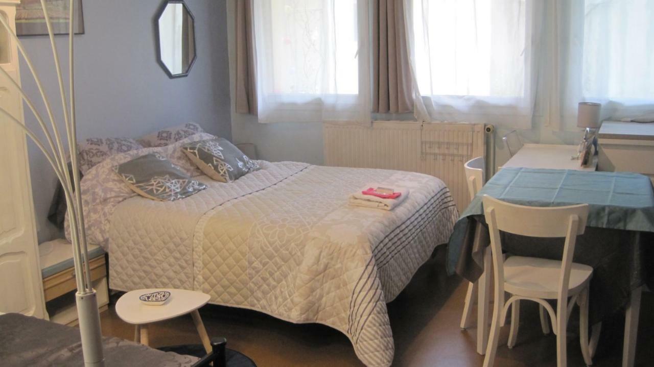 Maison Saint Louis ปาเรย์-เลอ-มนยาล ภายนอก รูปภาพ